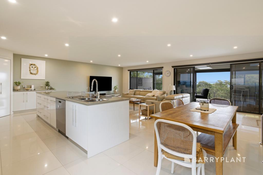 4 Crest Dr, Rosebud, VIC 3939