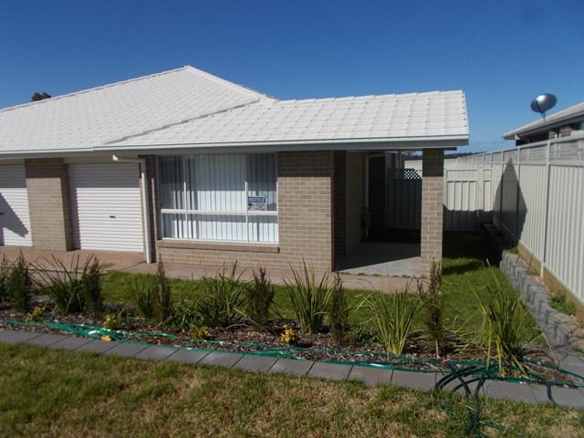 30B LANSDOWNE DR, DUBBO, NSW 2830