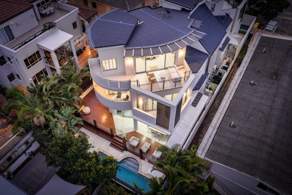 2/44 Tamborine St, Mermaid Beach, QLD 4218