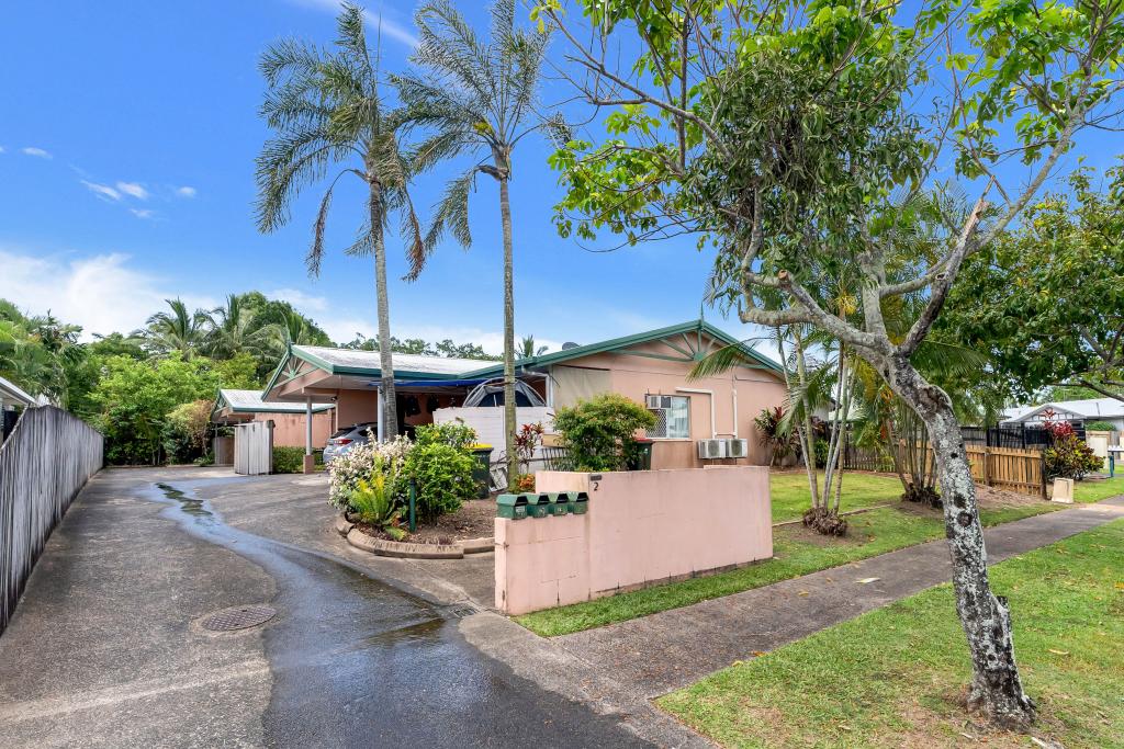 4/2 Ingham Ct, Mooroobool, QLD 4870