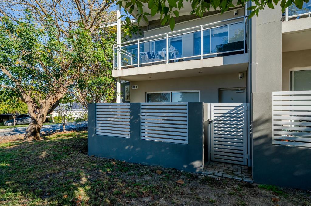 4/1 Stoner Pl, Innaloo, WA 6018