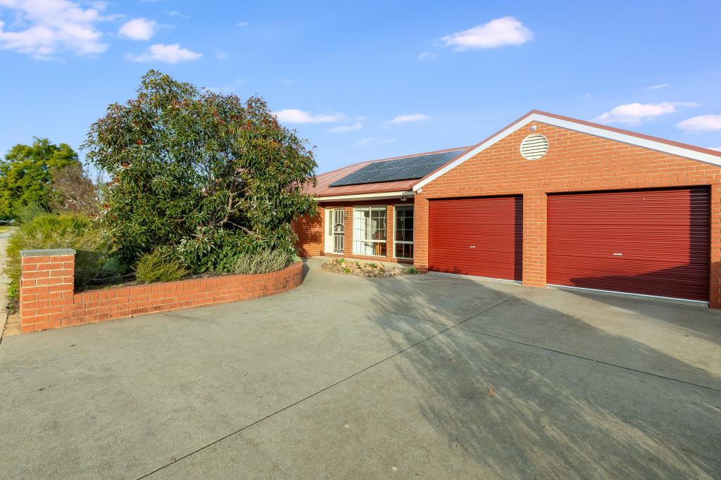 32 Falcon Cct, West Wodonga, VIC 3690