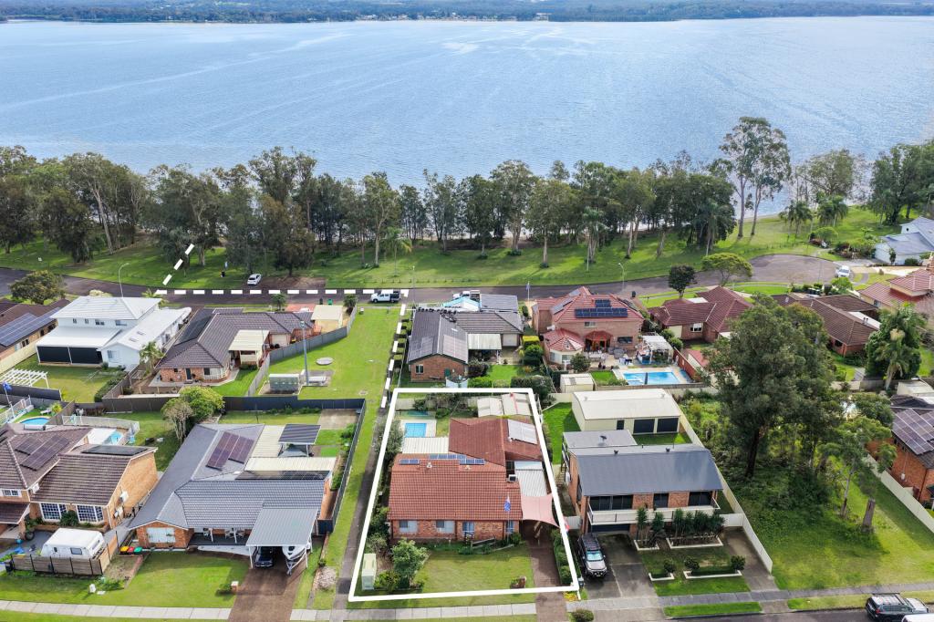33 WAIKIKI RD, BONNELLS BAY, NSW 2264