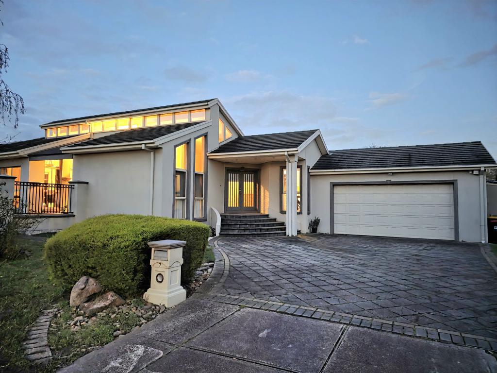 7 Greybox Ct, Hillside, VIC 3037