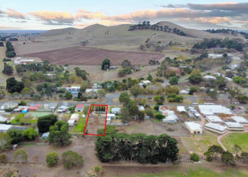 14 Mackinnons Bridge Rd, Noorat, VIC 3265