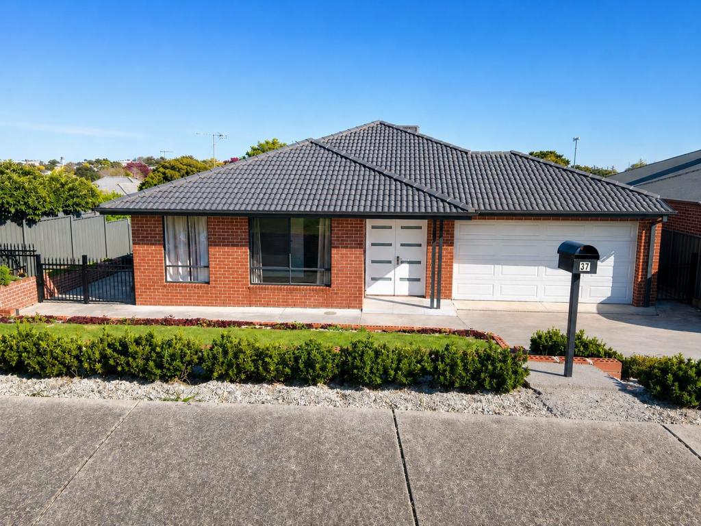 37 Jacobs Ave, Kyneton, VIC 3444