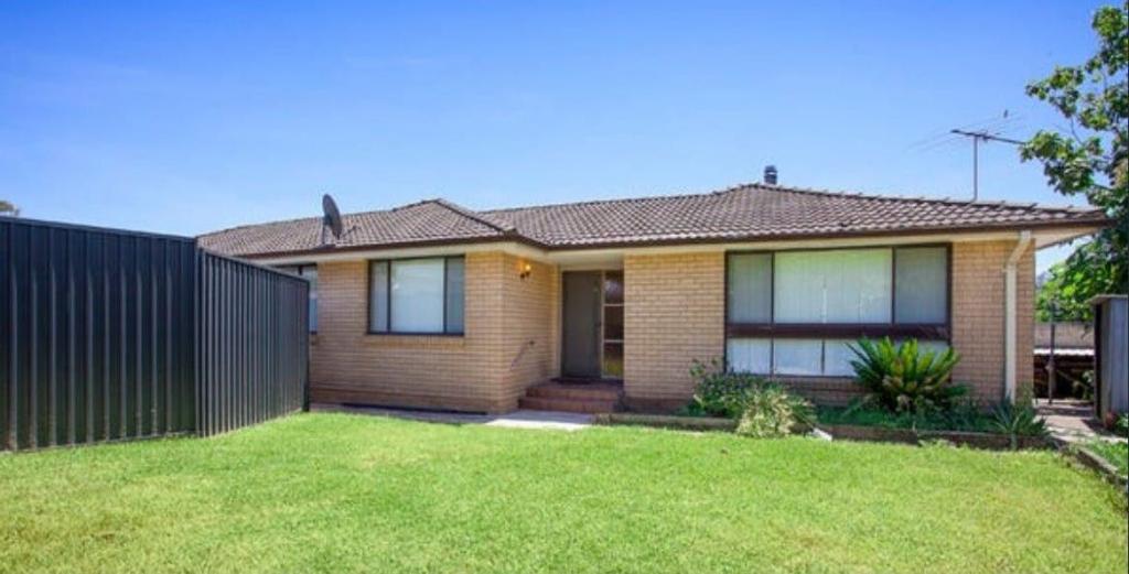 2 Wilga Cl, Casula, NSW 2170