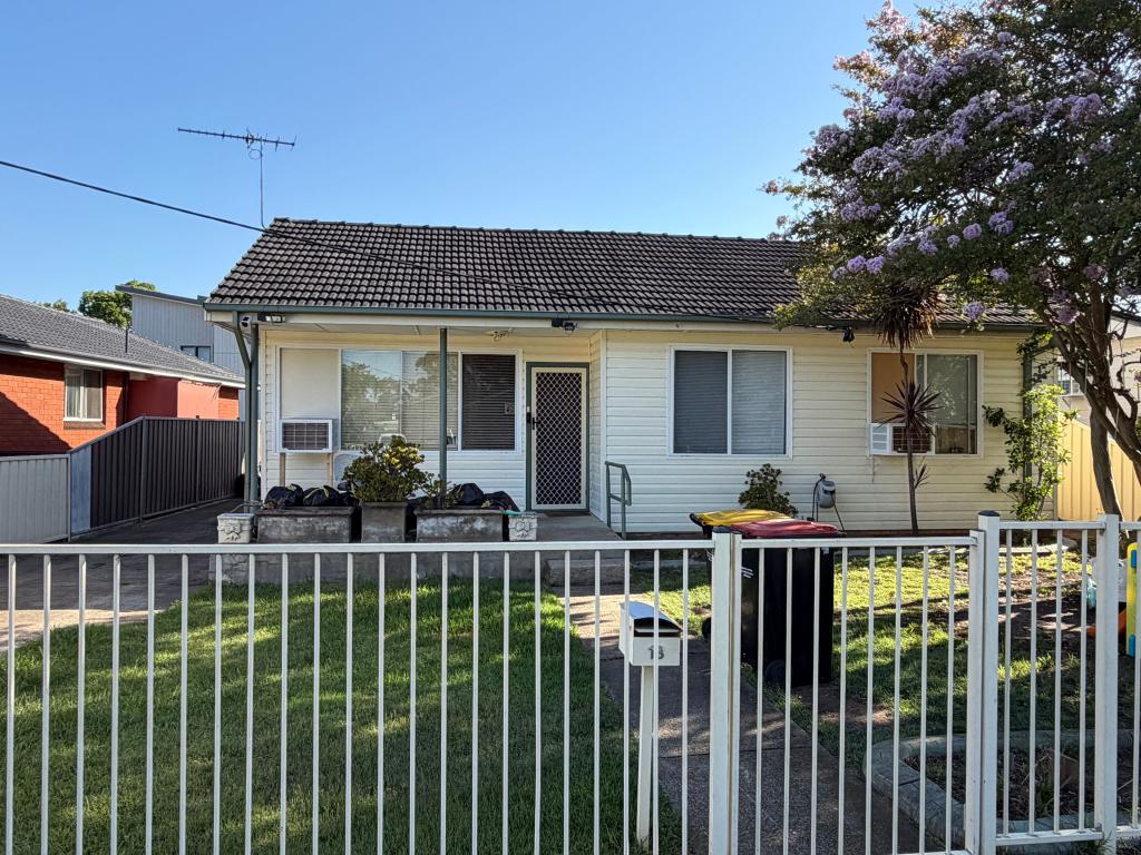 18 Ball St, Colyton, NSW 2760