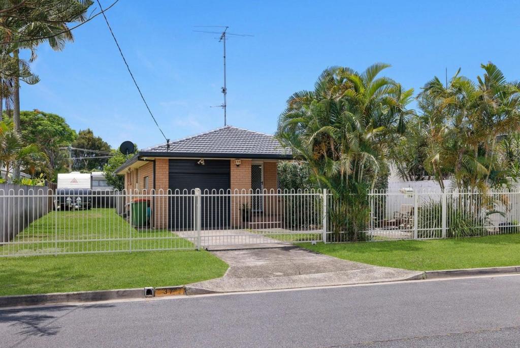37 Coogeen St, Bundall, QLD 4217