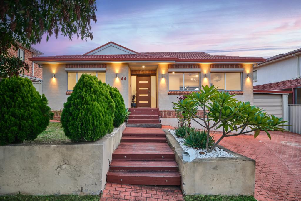 44 Moorehouse Cres, Edensor Park, NSW 2176
