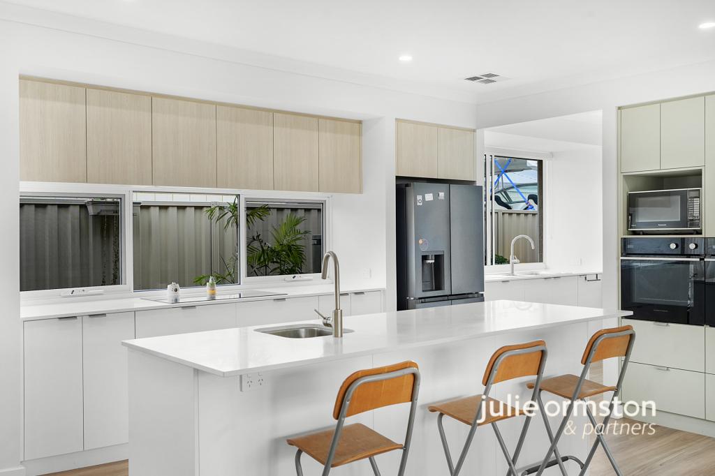10 Papaya Rd, Eglinton, WA 6034