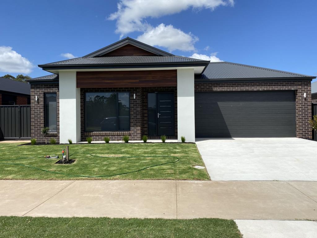 32 Swan Lake Dr, Sale, VIC 3850