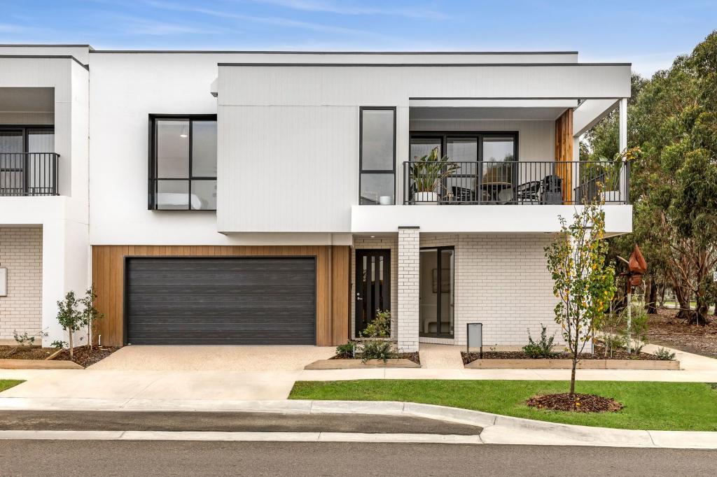 1 SUPINE WALK, MOUNT DUNEED, VIC 3217
