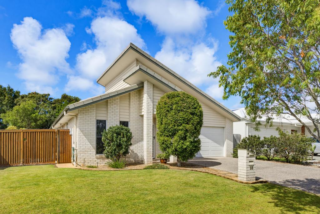 18 DAUNTLESS AVE, BLI BLI, QLD 4560