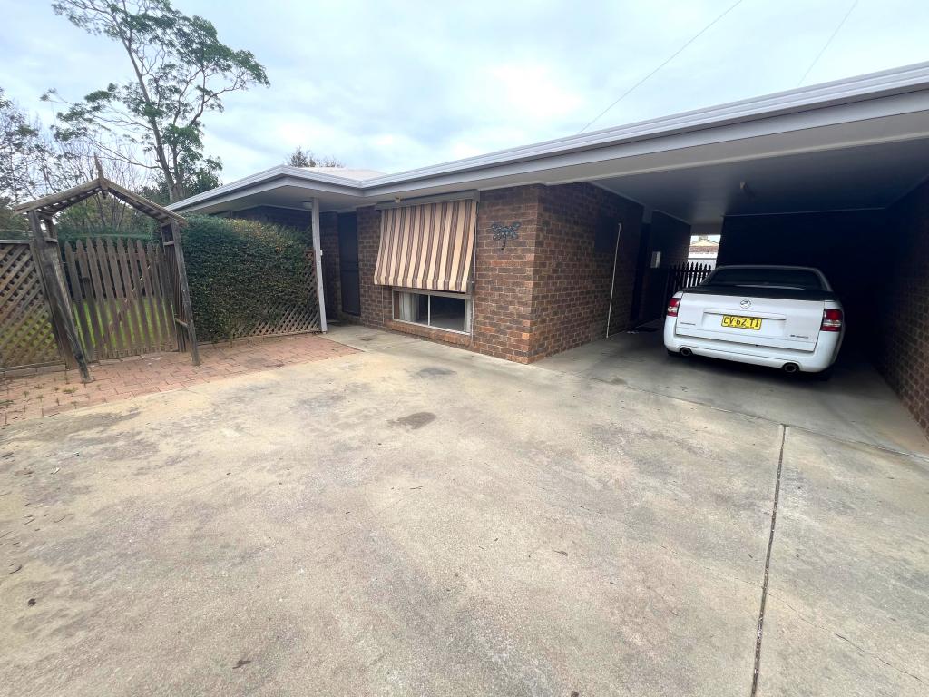 2/21 NORRIS CT, DENILIQUIN, NSW 2710