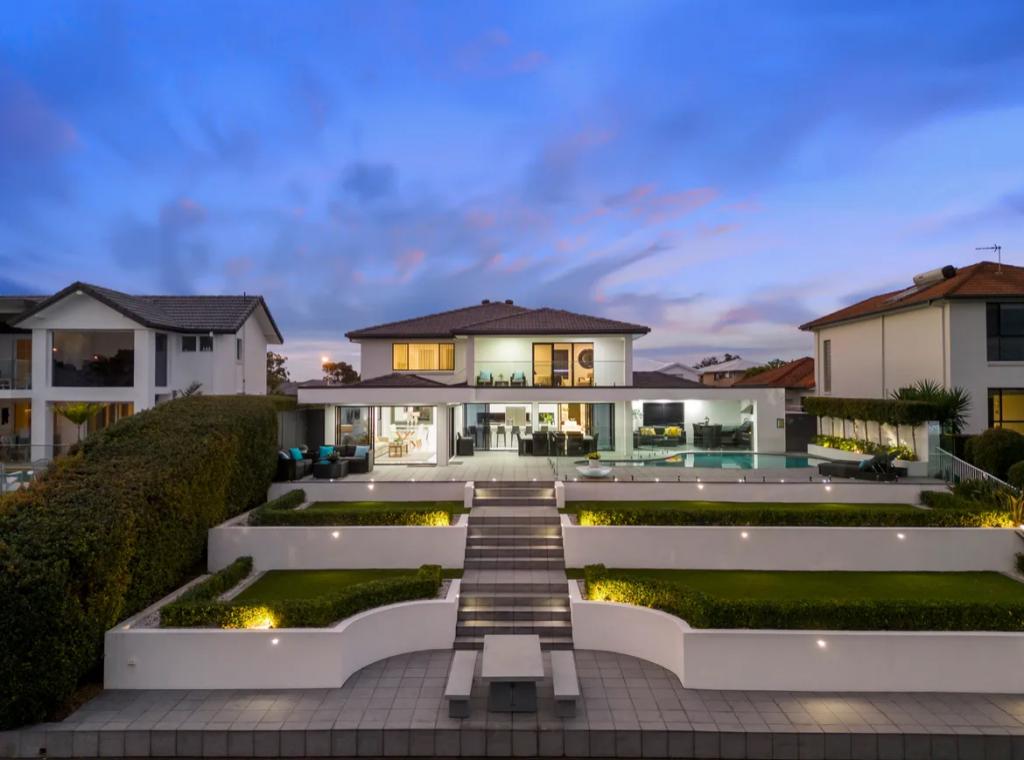 7 Volante Cres, Mermaid Waters, QLD 4218