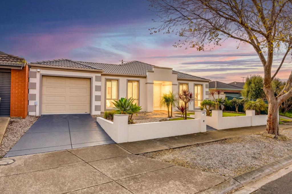 24 Strickland Cres, Burnside, VIC 3023