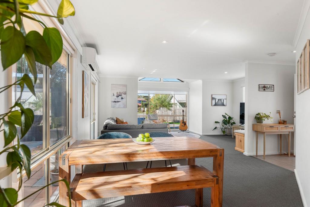 3/6 Hollydene Ct, Cowes, VIC 3922