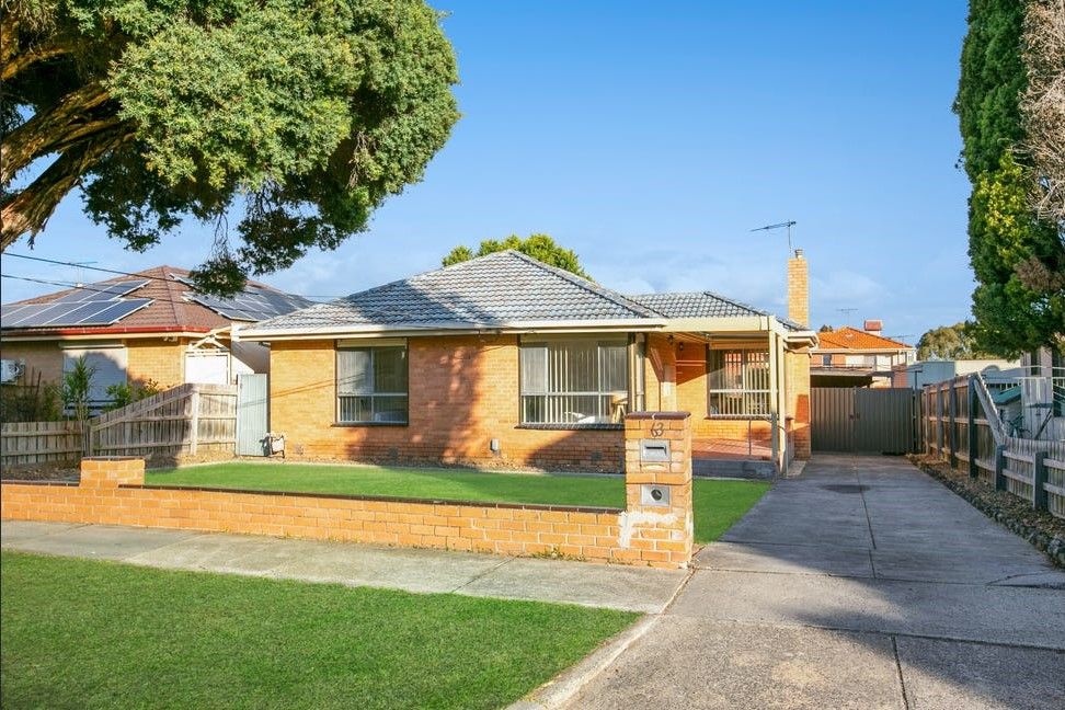 63 RATHCOWN RD, RESERVOIR, VIC 3073