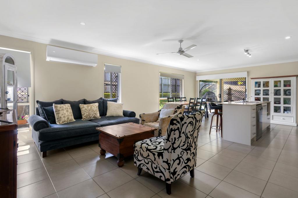 35 Cornforth Cres, Kirkwood, QLD 4680