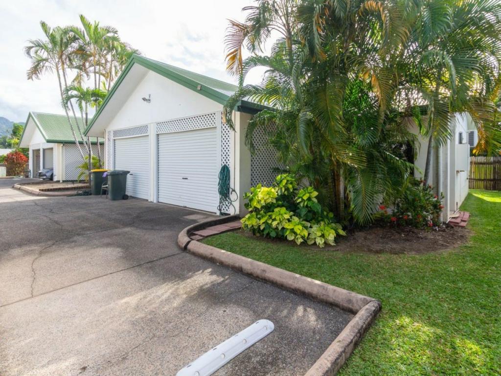 4/364 Mccoombe St, Mooroobool, QLD 4870