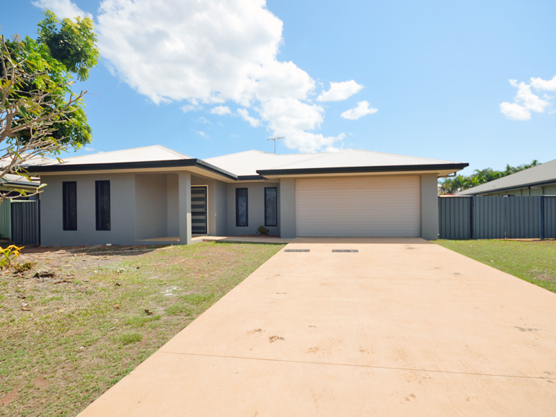 6 Sunbird Ct, Rocky Point, QLD 4874