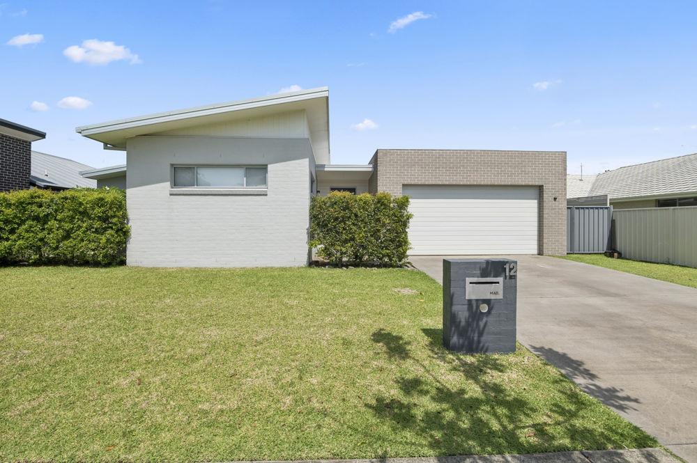 12 Broadwater St, Sandy Beach, NSW 2456