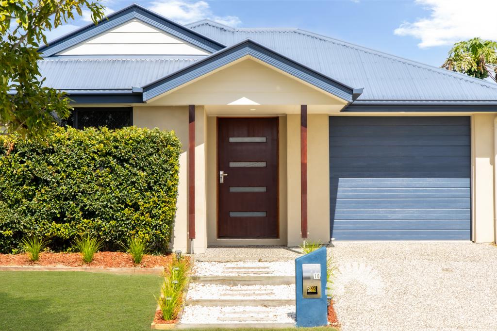 18 Petrie St, Caboolture South, QLD 4510