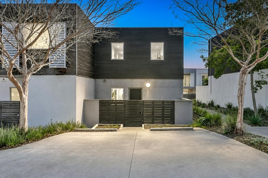 5 GRASSTREE WAY, BUNDOORA, VIC 3083