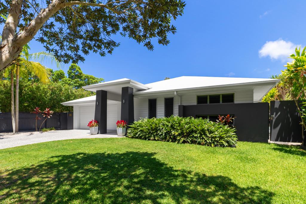4 MOORHEN PL, NOOSAVILLE, QLD 4566