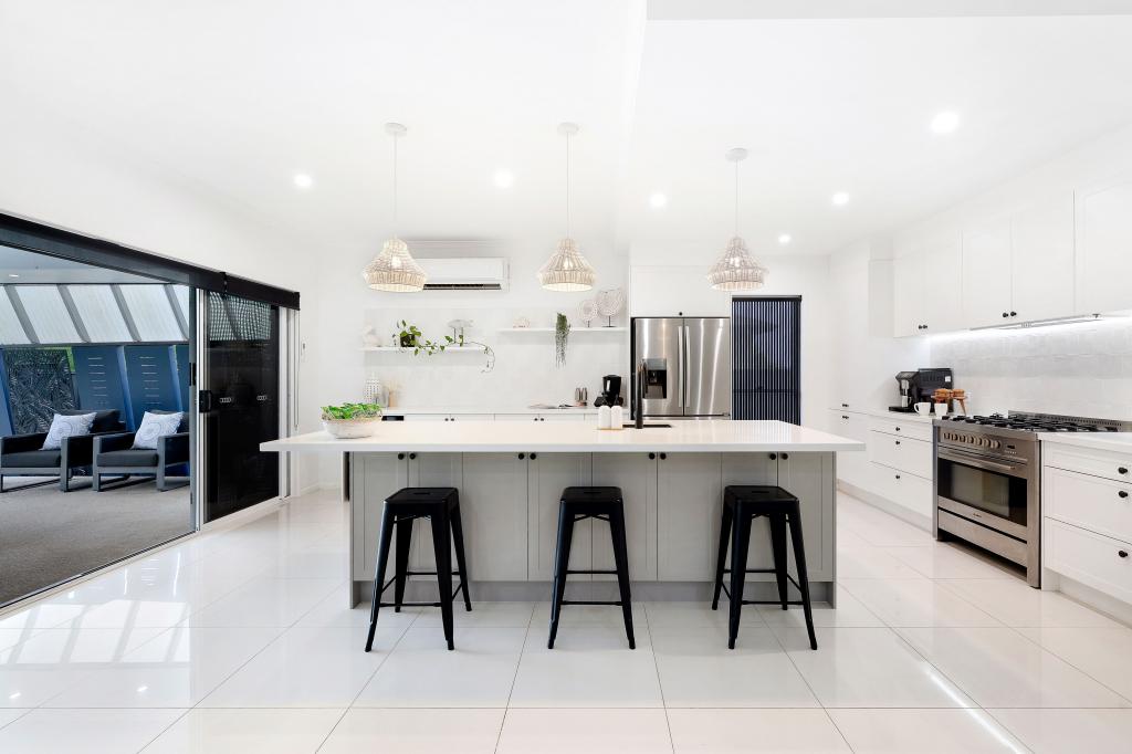 17 Yarrayne Valley Dr, Upper Coomera, QLD 4209