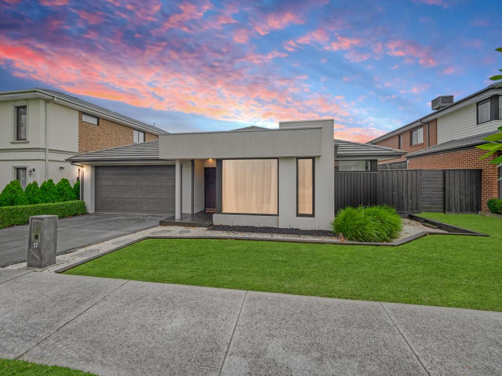 17 St Gwinear Lane, Cranbourne North, VIC 3977