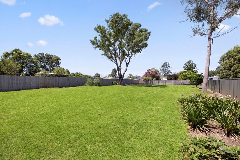 30b Carlton Rd, Thirlmere, NSW 2572