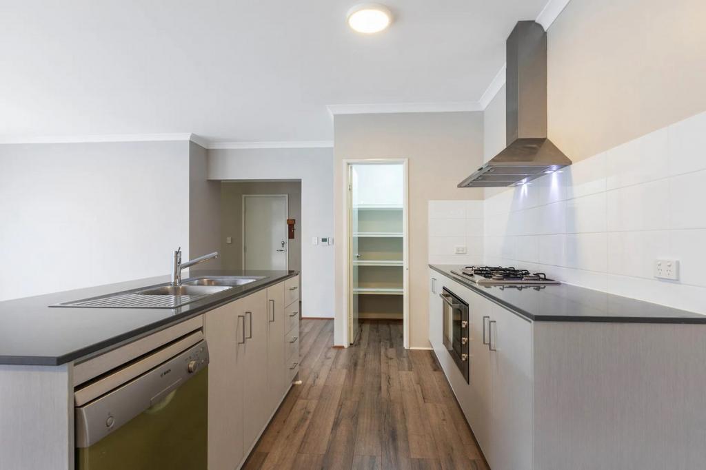 46 Sunstone Bvd, Treeby, WA 6164