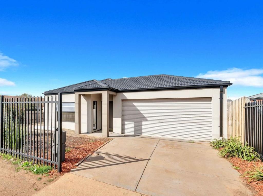 136 Exford Rd, Melton South, VIC 3338