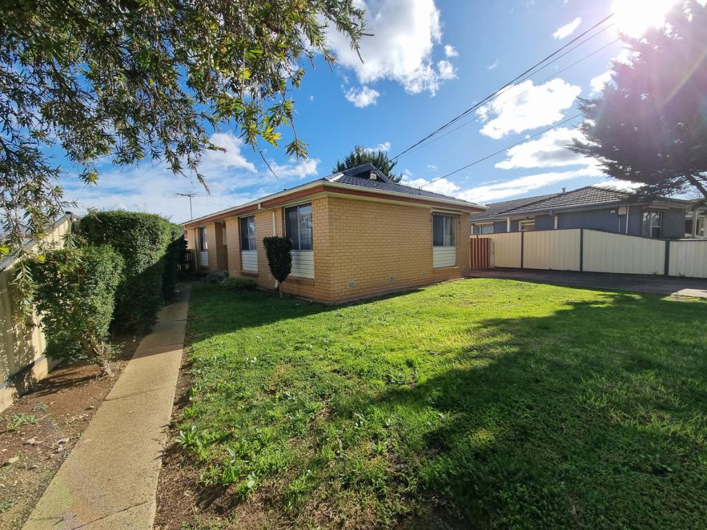 17 Oakwood Rd, Albanvale, VIC 3021