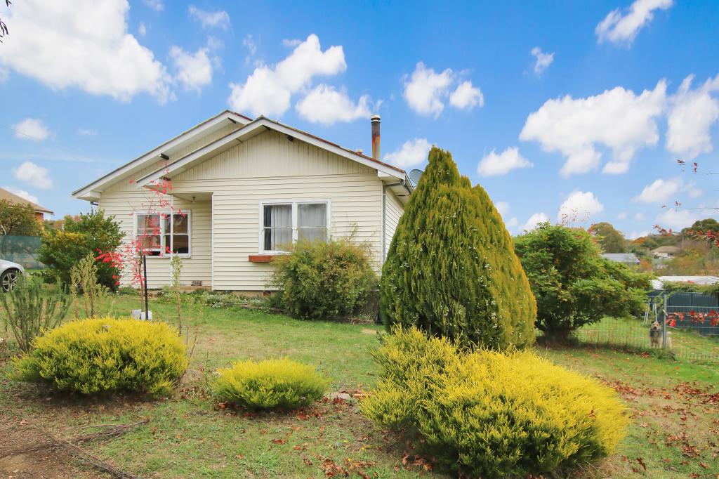 38 Manning St, Bombala, NSW 2632