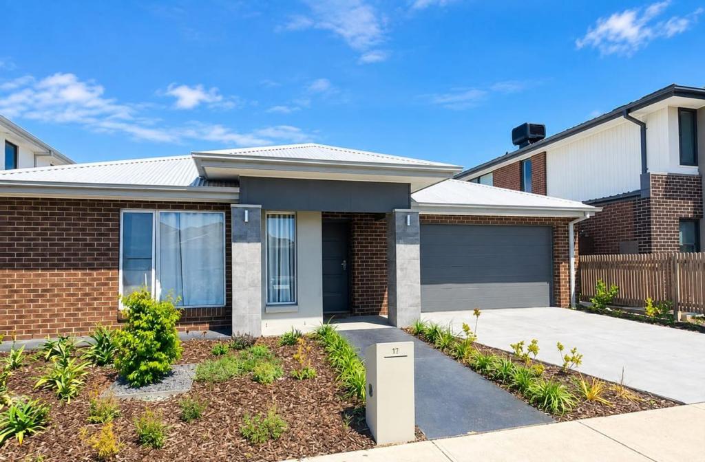 11 Sunlight Ave, Clyde North, VIC 3978
