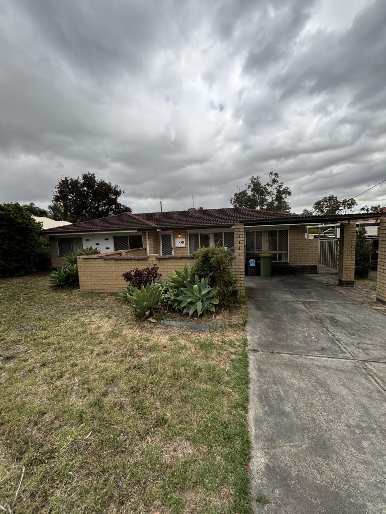 47 Lester Dr, Thornlie, WA 6108