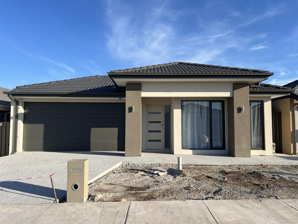 38 Frodo Cct, Clyde, VIC 3978