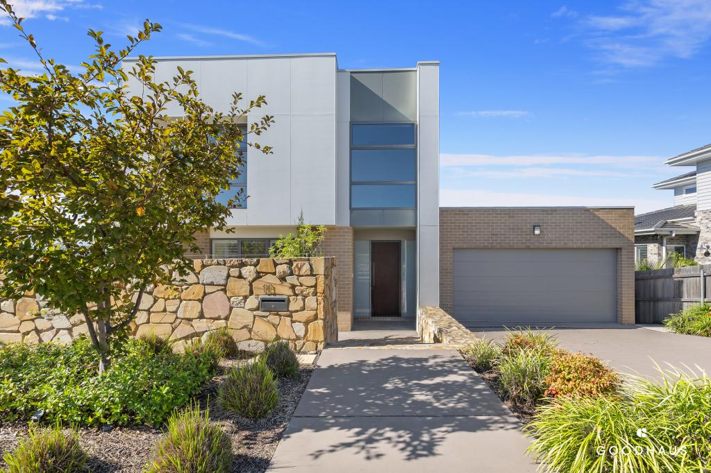 11 Vellacott St, Denman Prospect, ACT 2611