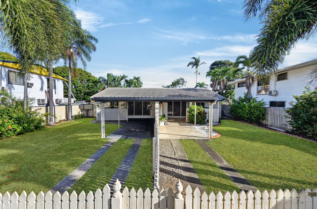 423 Ross River Rd, Cranbrook, QLD 4814