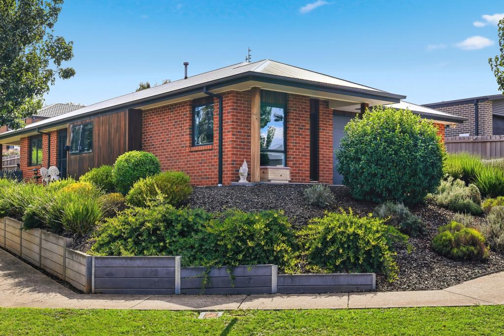 19 Willow Gr, Leongatha, VIC 3953