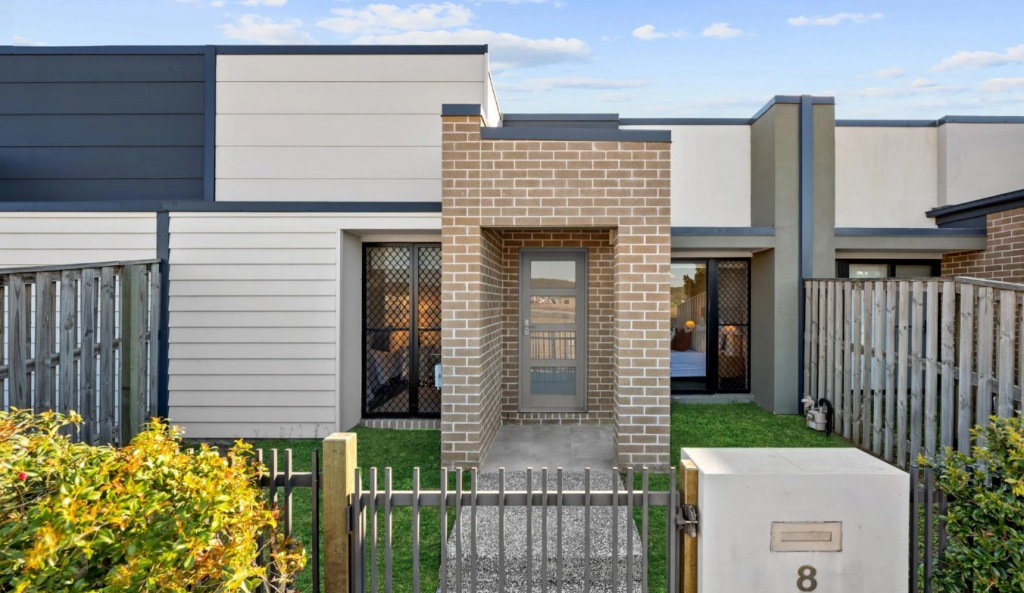 8 Torrens Pkwy, South Ripley, QLD 4306