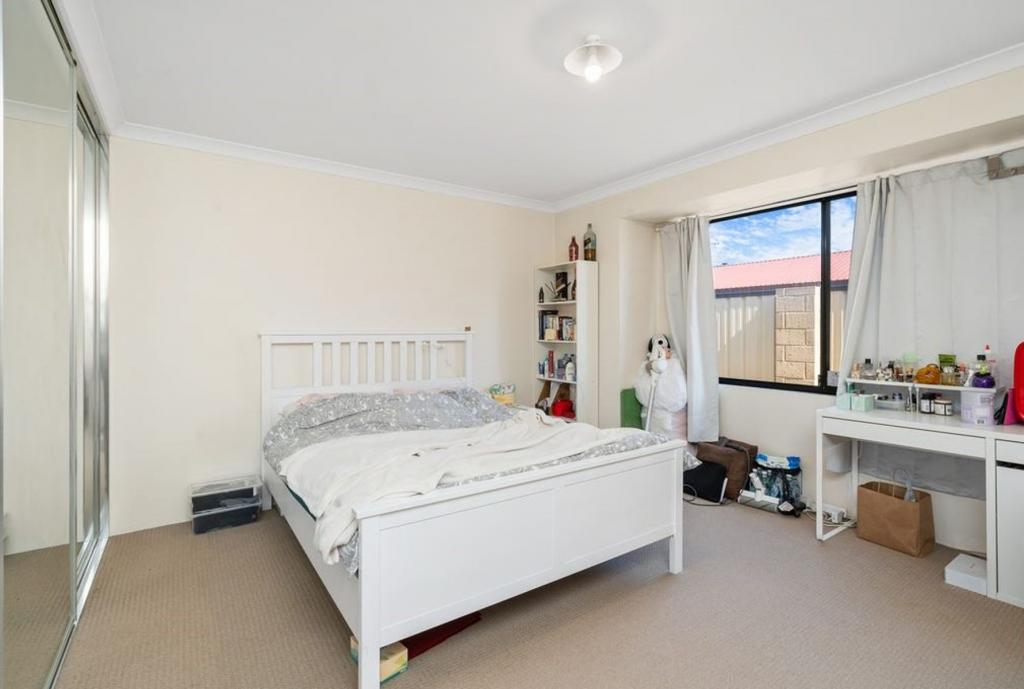 ROOM 4/37 GERARD ST, EAST CANNINGTON, WA 6107