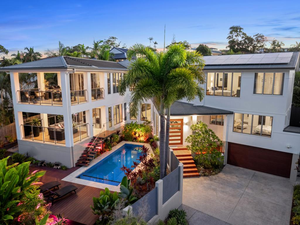 10 CRYSTAL WAVES PL, ALEXANDRA HEADLAND, QLD 4572