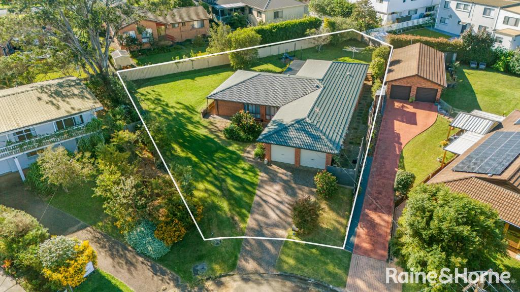 2 FAUST CL, MOLLYMOOK BEACH, NSW 2539