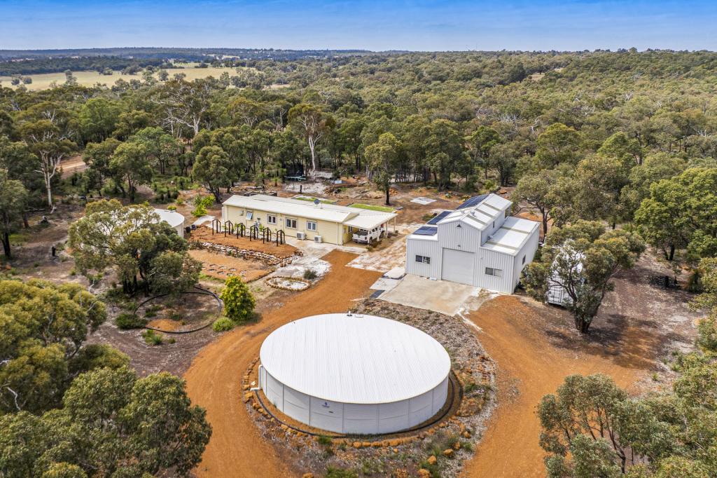 452 POWDERBARK RD, LOWER CHITTERING, WA 6084