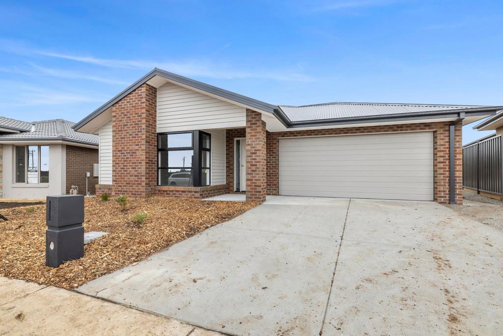 12 Maloney St, Lucas, VIC 3350