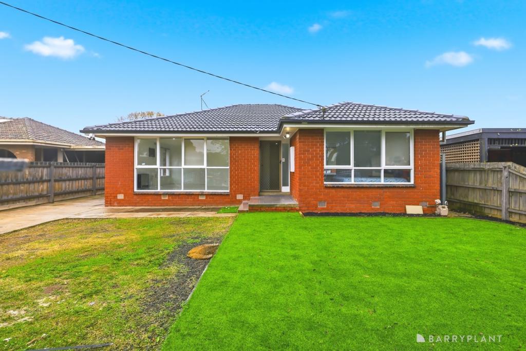 60 First Ave, Melton South, VIC 3338